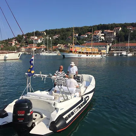 Stella 3* Jelsa (Hvar)
