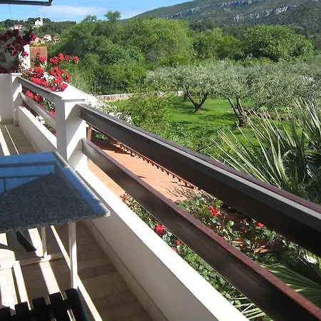 Stella 3* Jelsa (Hvar)